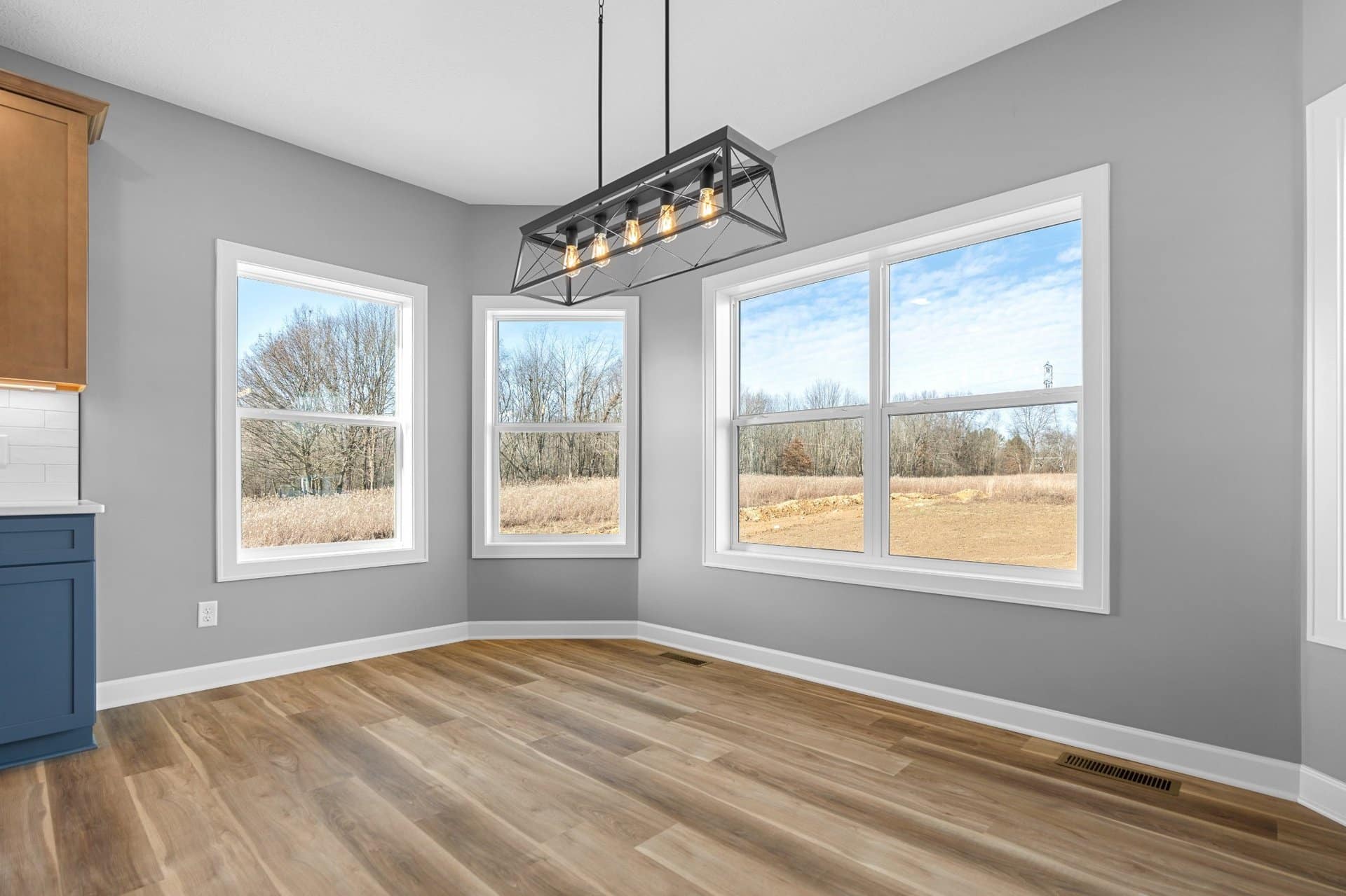 dining-room-gray-walls-summit-county-ohio-custom-home