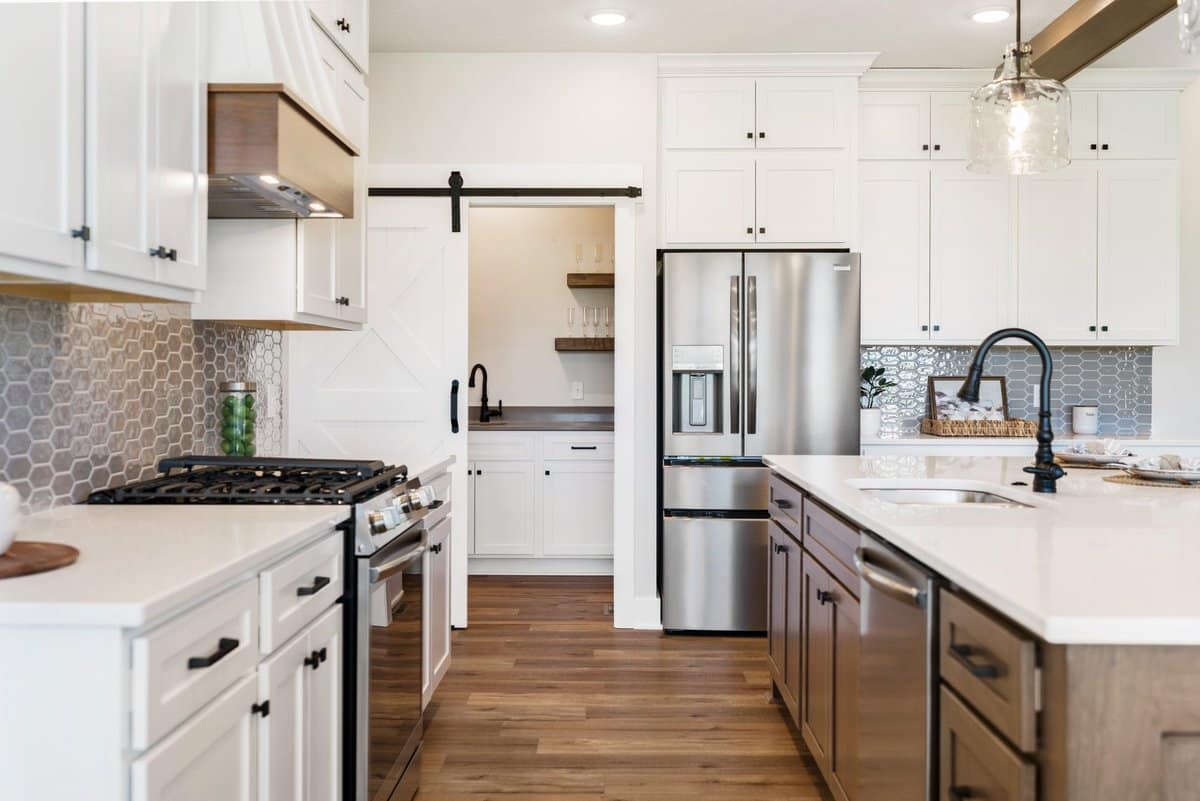 farmhouse-kitchen-barn-door-pantry-hexagon-backsplash-summit-county-ohio