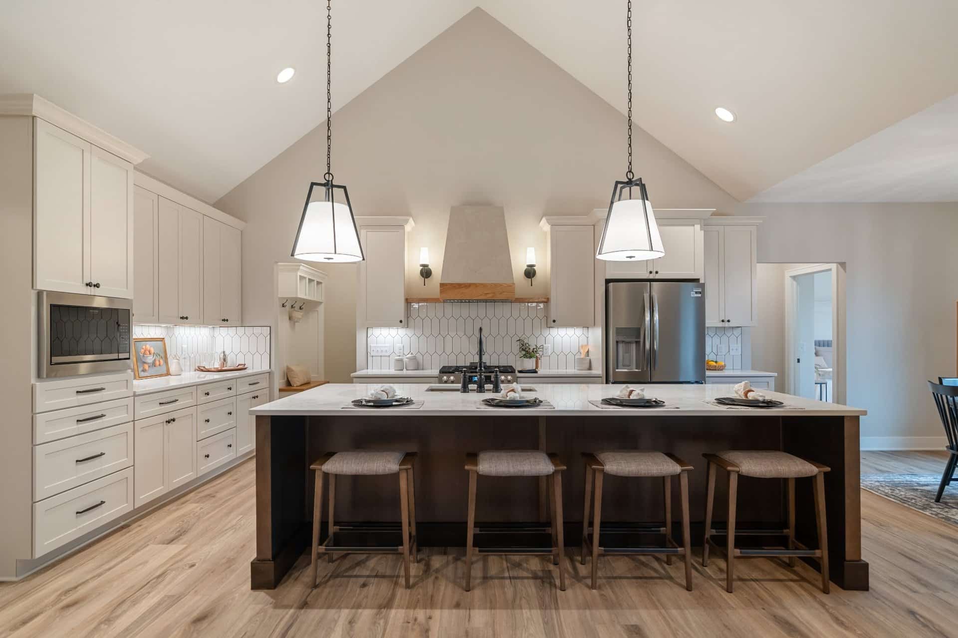 kitchen-island-seating-vaulted-ceiling-plain-township-builder