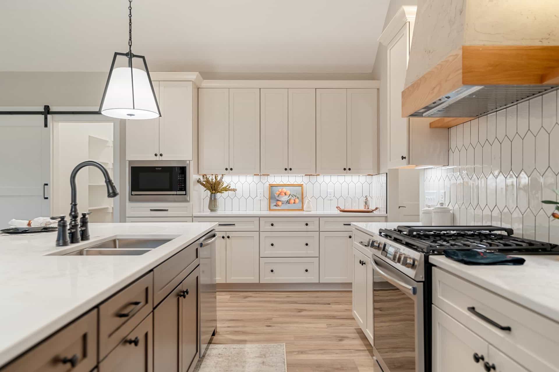 modern-farmhouse-kitchen-stark-county-ohio-custom-home-builder