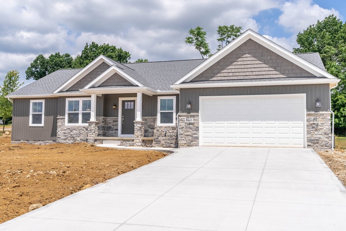 ranch-home-stone-accents-front-elevation-hartville-custom-homes