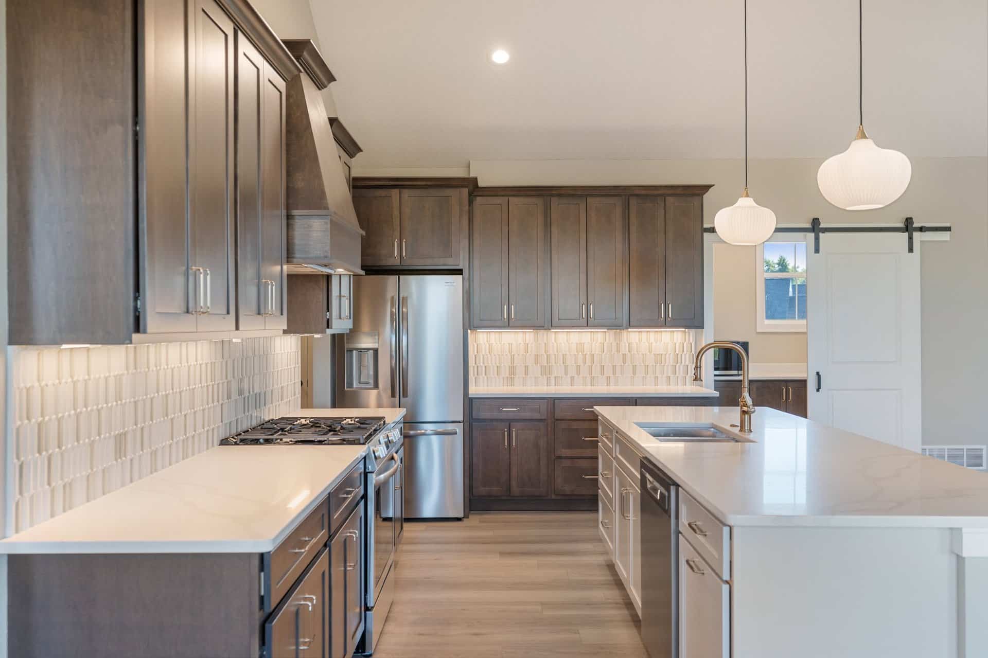 vaulted-ceiling-kitchen-stark-county-custom-home-construction