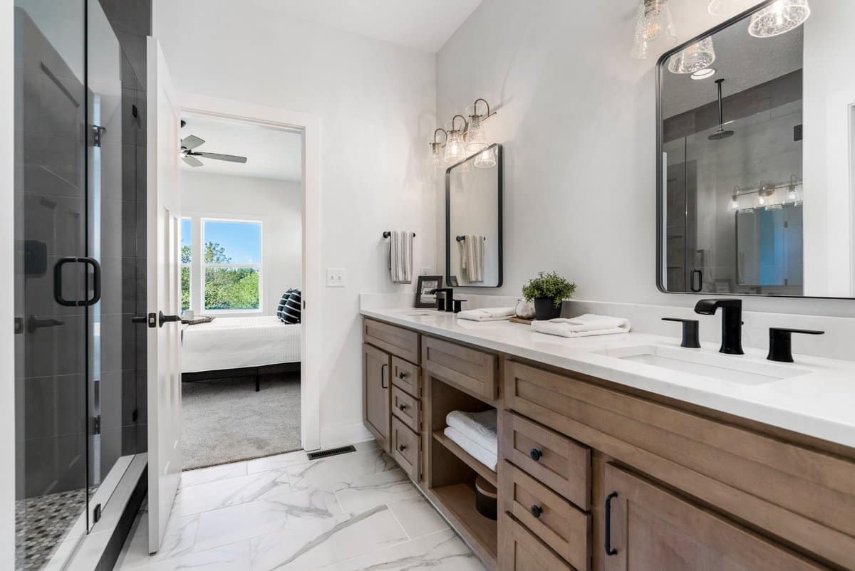 primary-bathroom-dual-sinks-walk-in-closet-custom-built-home-ohio